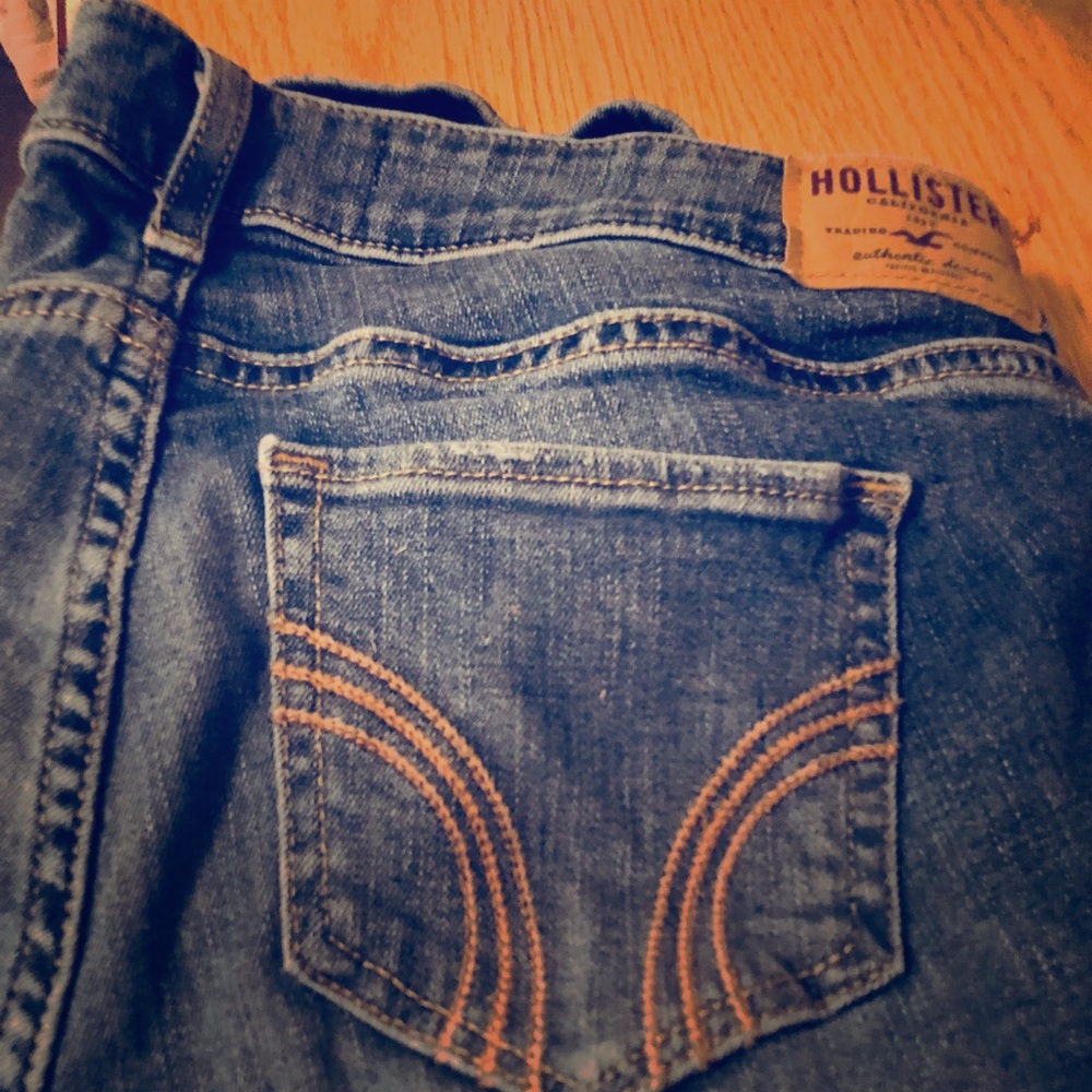 Hollister Jeans $20 TWO pairs 9S